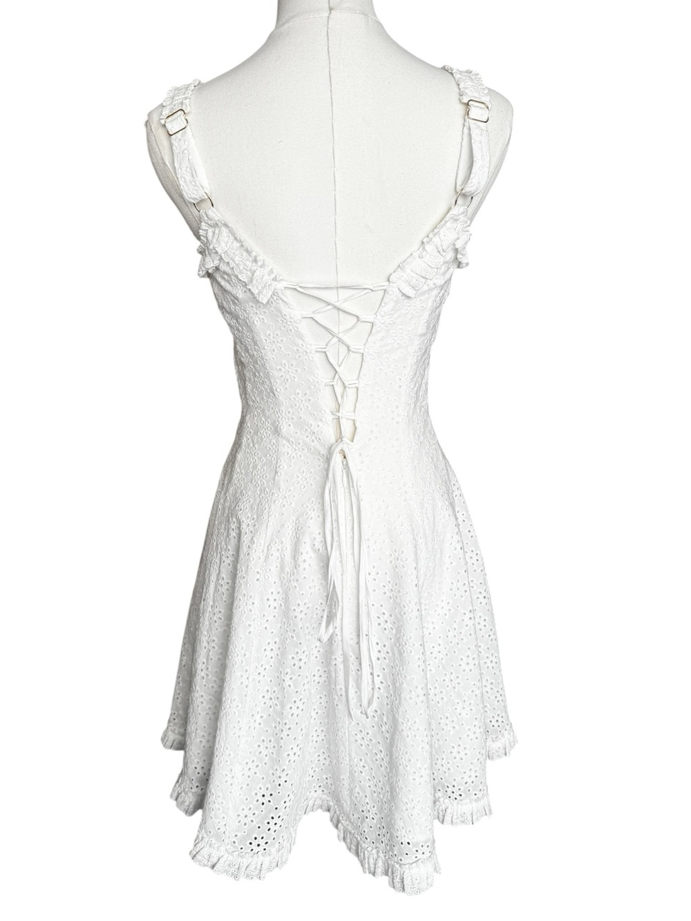 V. Chapman The Moxie Dress in White Eyelet Size:4 - Picture 10 of 14